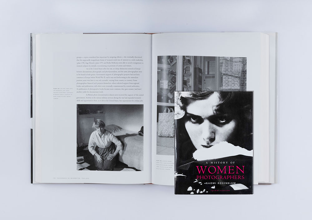 Rosenblum, Naomi. 2010. ; A history of women photographers. Nova Iorque: Abbeville Press.